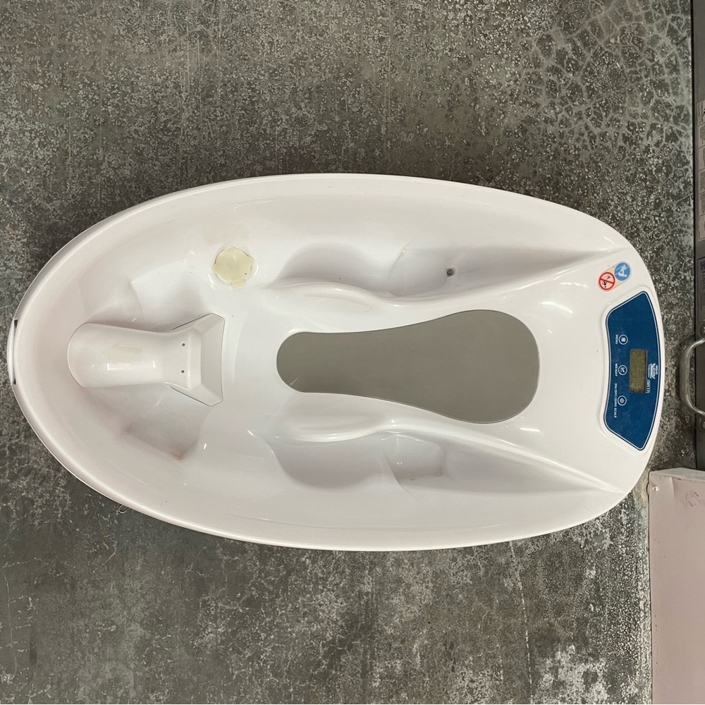 Baby Patent Aqua Scale Bathtub